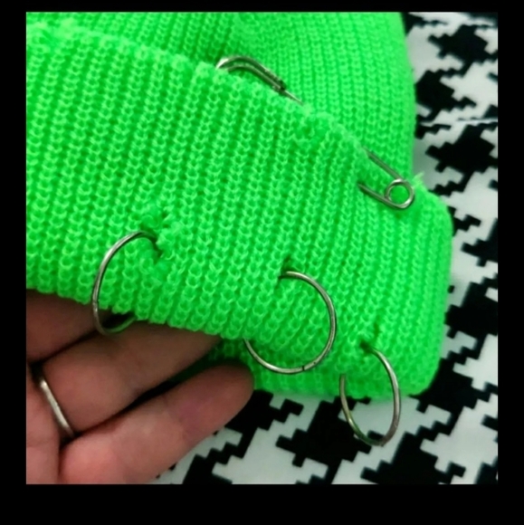 Neon punk beanie - Picture 3 of 7